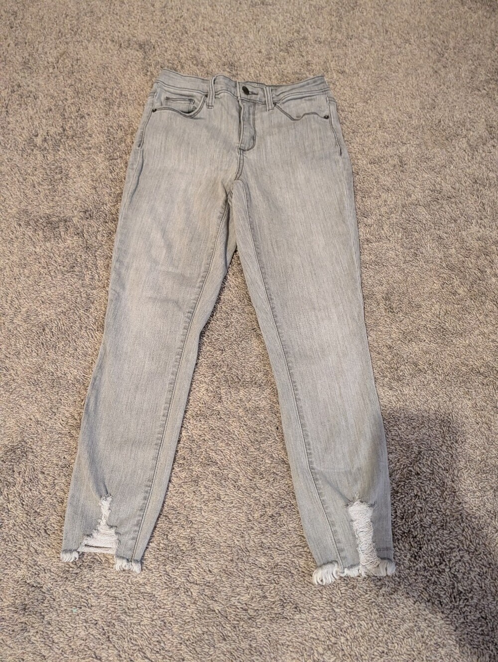Light Gray Distressed Women's Jeans - Modern Slim Fit Universal Threads